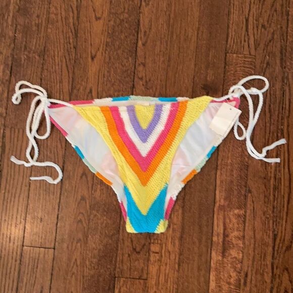 Bar III Bikini 👙 Rainbow 🌈 Bottom Crochet Side-Tie Jrs L New NWT - Picture 1 of 7